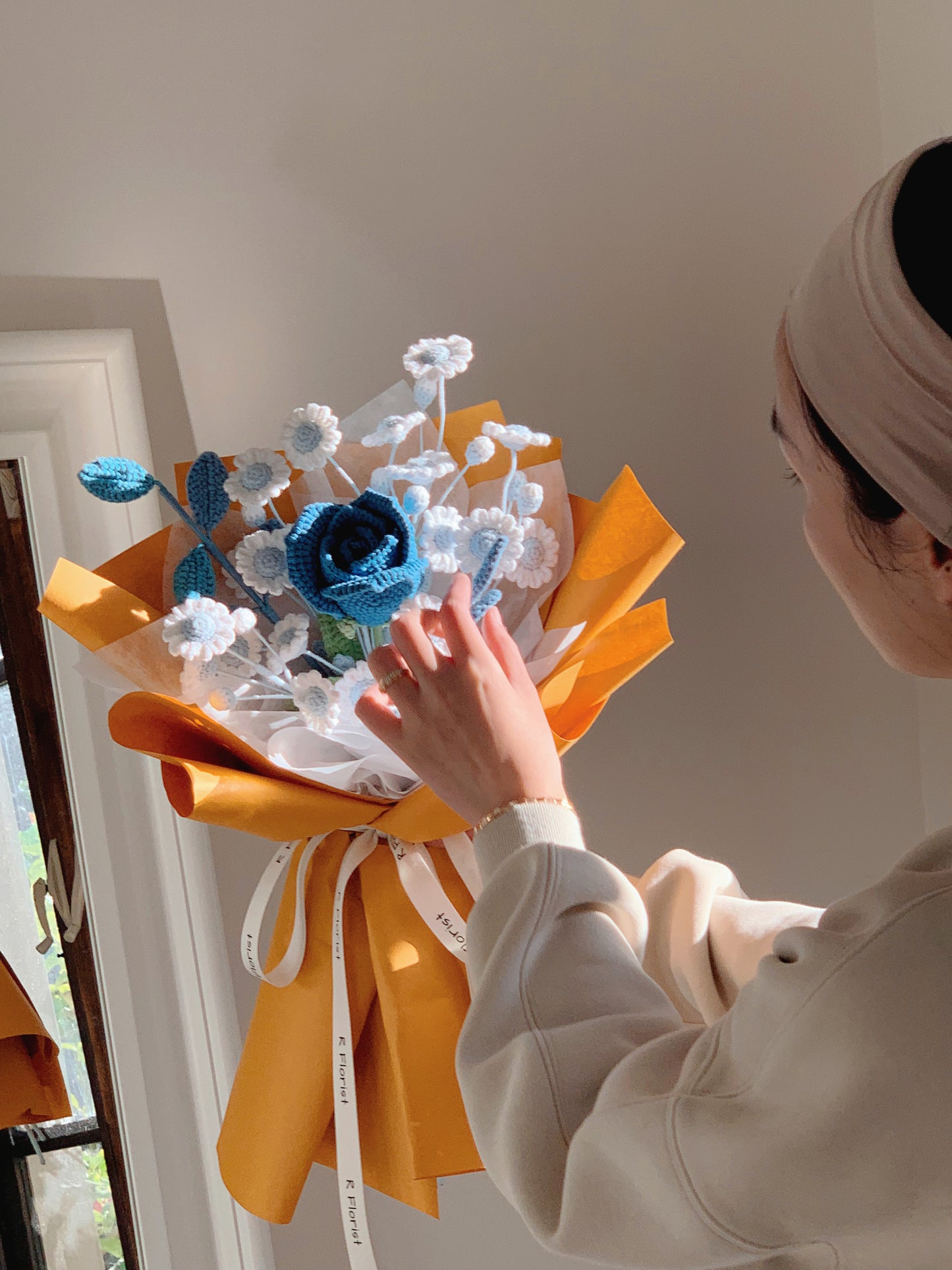 A Blue Rose with Daisies Crochet Bouquet| preserved flower